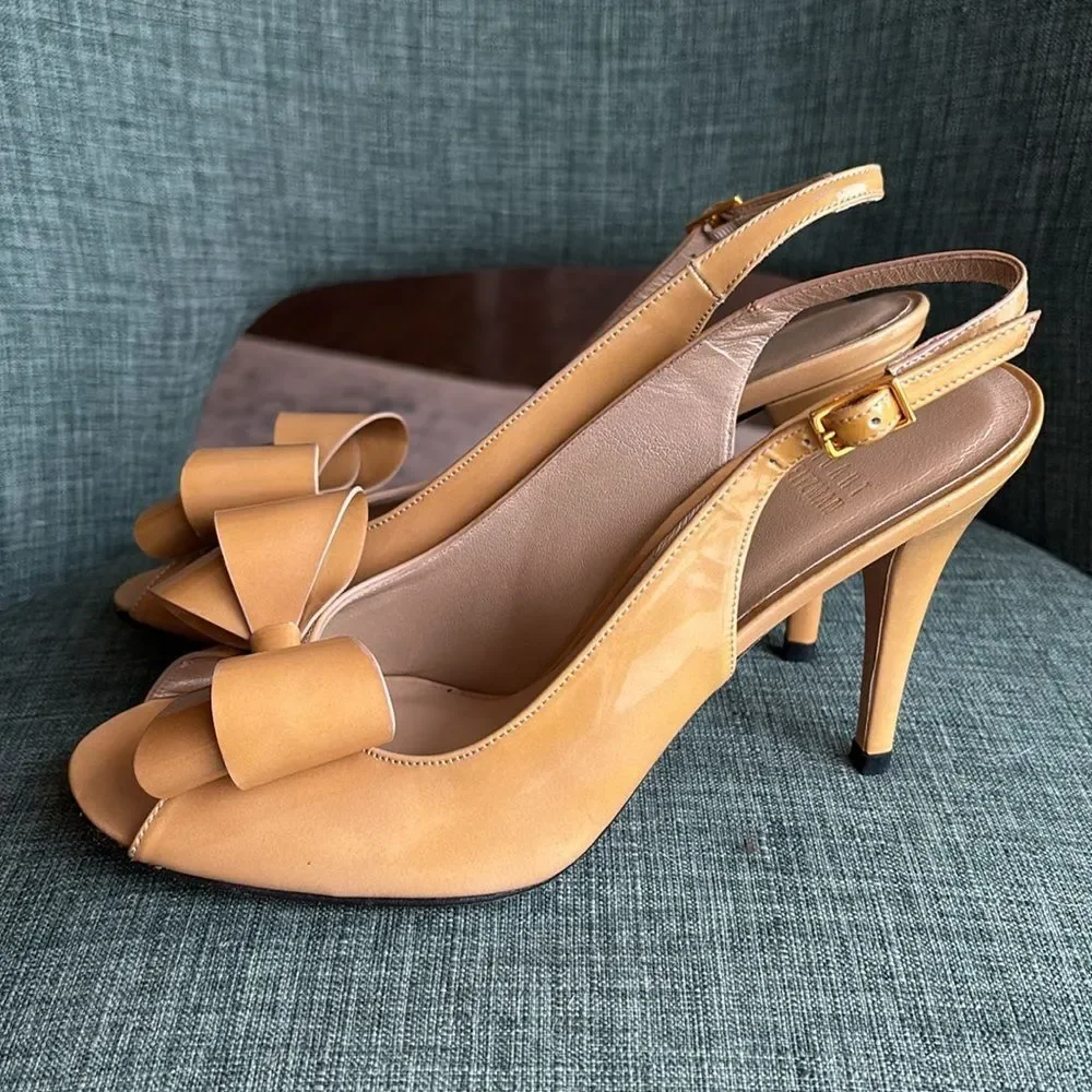 Stuart Weitzman Women’s nude tan big bow peep toe patient leather heel 7.5 EUC!